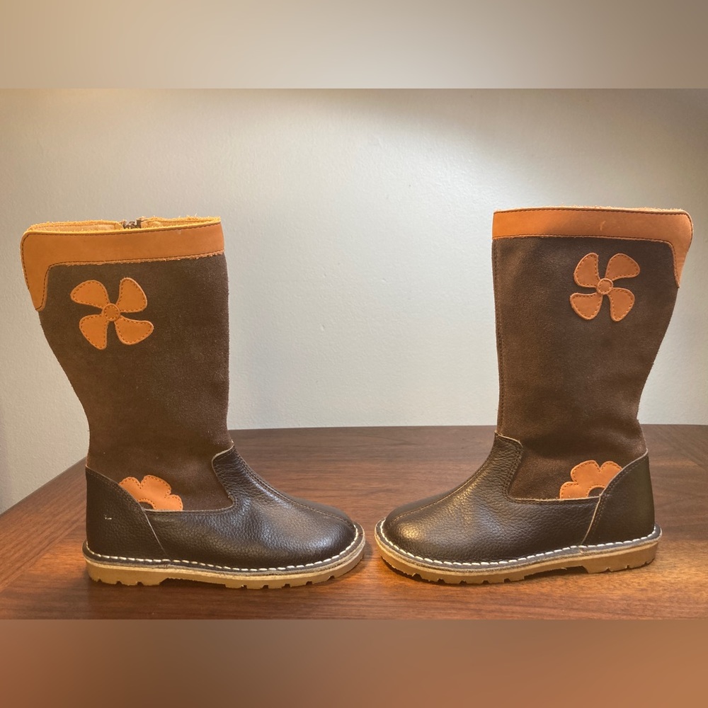 Girls’ L’Amour Leather and Suede Flower Boots size 11
